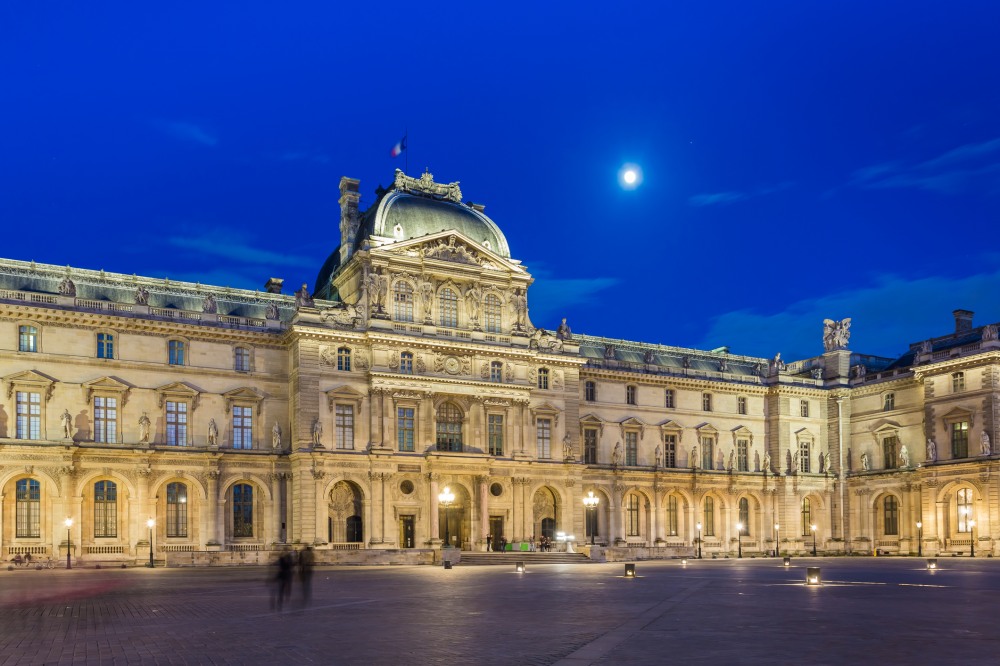 Екскурзии и почивки до Лувъра (отвън)